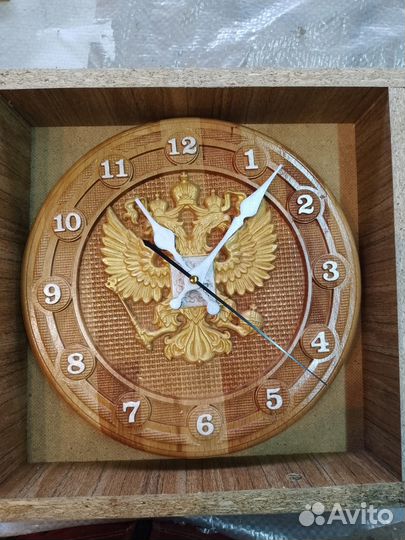 Часы настенные с гербом России