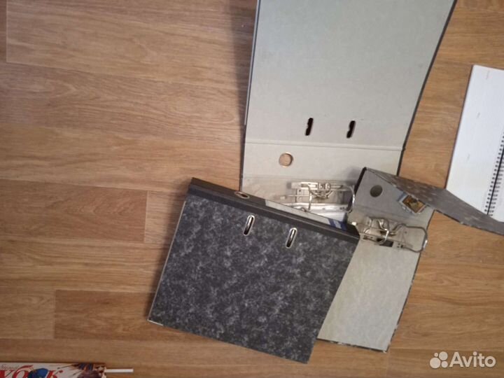 Пластиковые папки, ежедневники, конверты, уголки