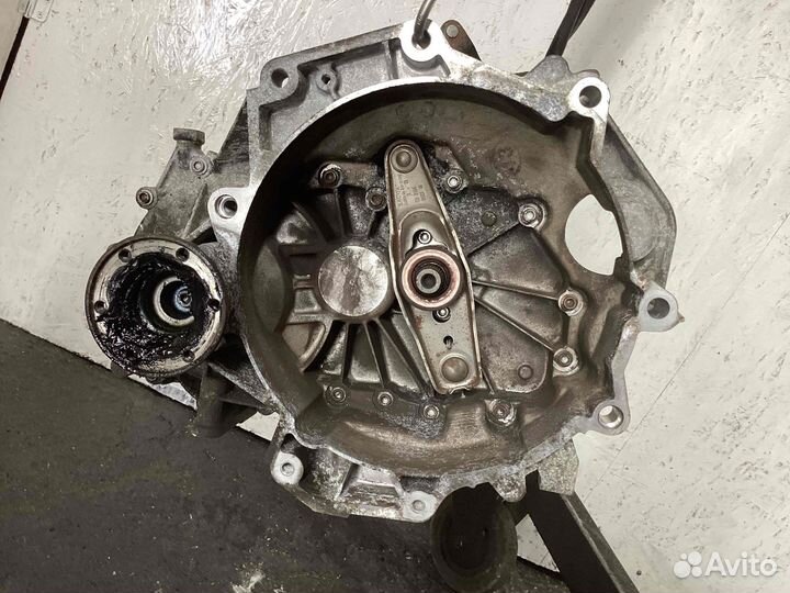 МКПП (механическая коробка переключения передач) V