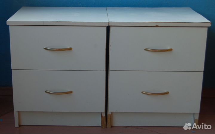 2 тумбы прикроватные белые