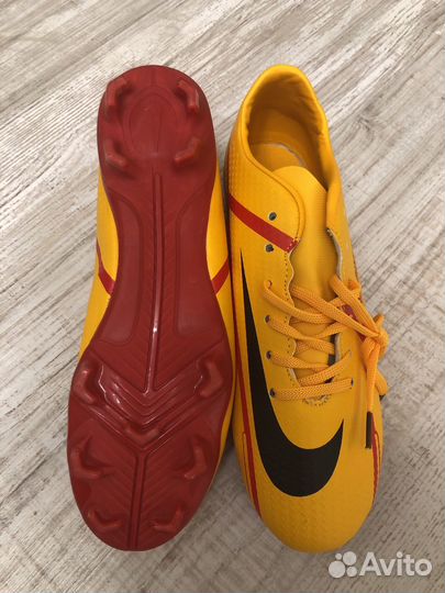 Футбольные бутсы