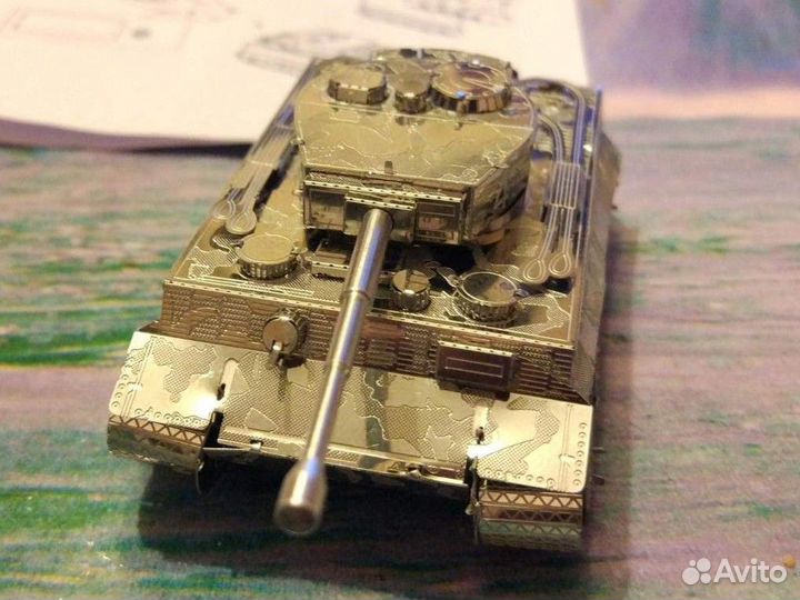 Продам коллекцию танков из металла