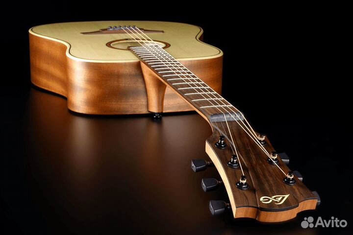 Шикарная акустическая гитара Lag T-70D NAT/ France