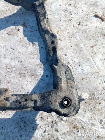 Подрамник передний Hyundai Santa Fe classic G6BA