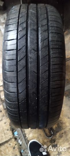 Kumho Ecsta HS52 21.5/50 R17