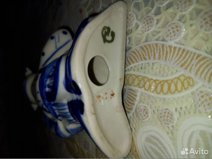 Статуэтка фарфоровая. Гжель. Бык с балалайкой