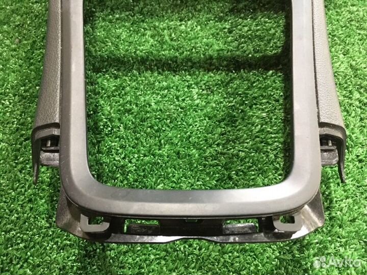 Консоль между сидений Mercedes-Benz B-Class W246