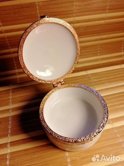 Шкатулка фарфоровая Санкт-Петербург