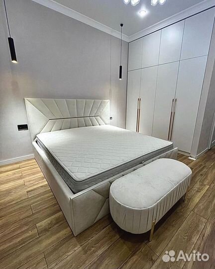 Кровать с подъемным механизмом