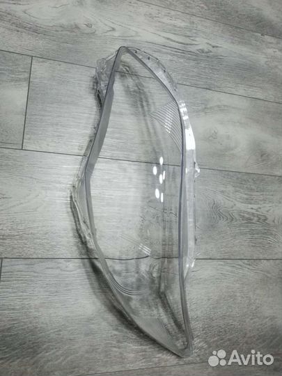 Стекло фары Toyota Corolla 150 (2010-13)