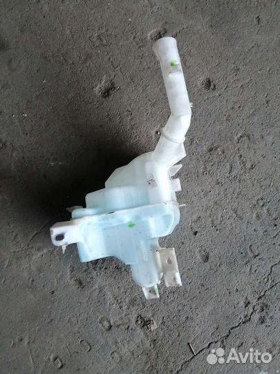 Бочок омывателя мазда 3