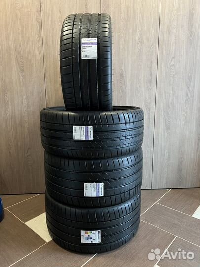 Michelin Pilot Sport 4 S 255/35 R21 и 285/30 R21 100Y