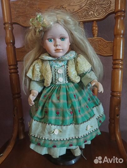 Кукла фарфоровая коллекционная