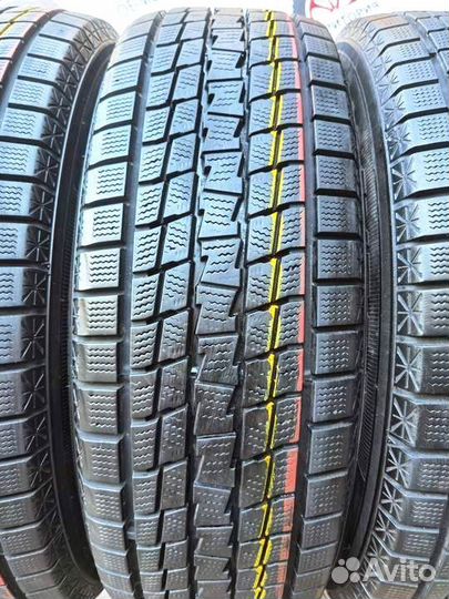 Goodyear Ice Navi SUV 225/65 R17 102Q