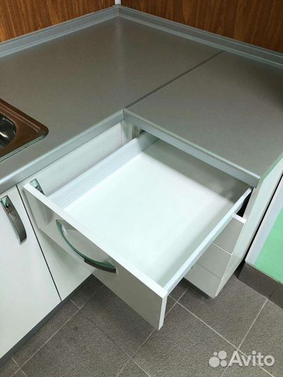 Кухонный гарнитур угловой