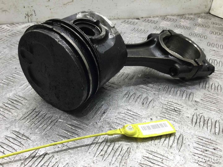 Поршень Opel Movano S8u772