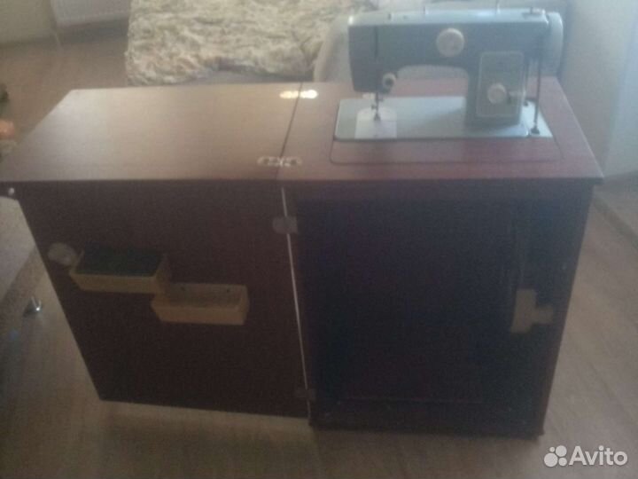 Швейная машина Чайка 132м