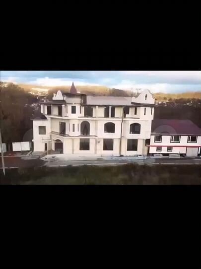 Коттедж 1500 м² на участке 10 сот.