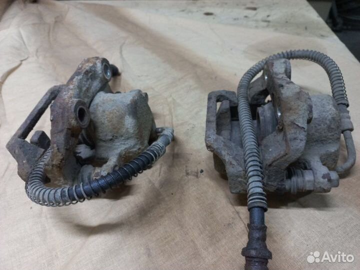 Суппорта задняя Ssangyong Kyron внедорожник 2.0