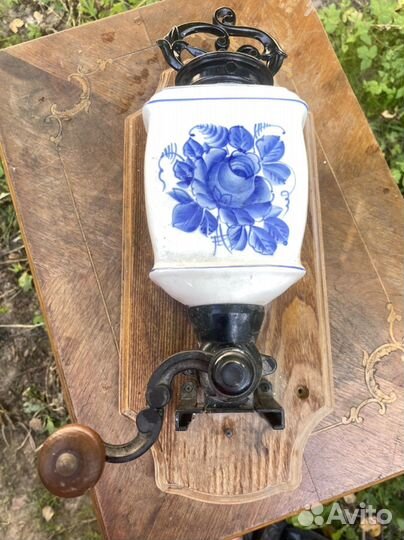 Кофемолка настенная