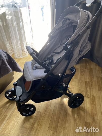 Прогулочна коляска Кека