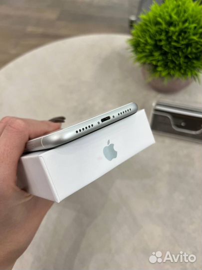 iPhone Xr, 128 ГБ