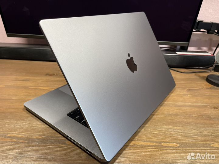 Macbook Pro 16 M1 Pro