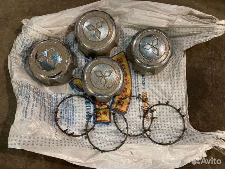 Новые колеса в сборе Nokian 265/70-R16