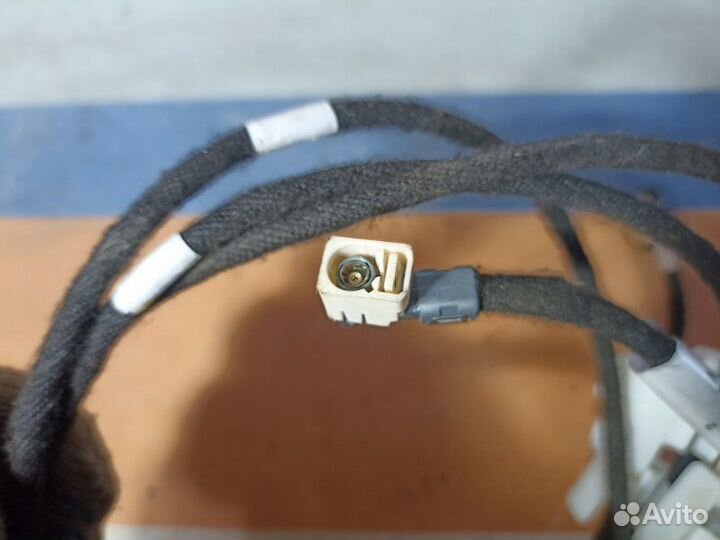 Провод антенны Renault Sandero 2 1.6 K7M812