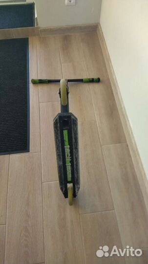 Трюковой самокат tech team duker 202