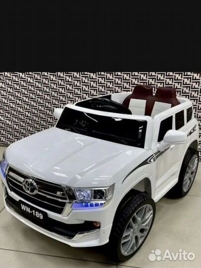 Детский электромобиль toyota land Cruise 200
