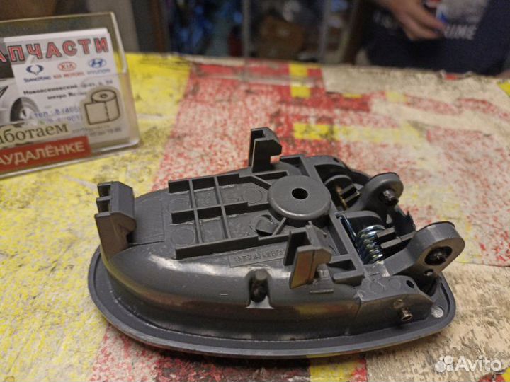 Ручка двери внутренняя левая Hyundai Accent Tagaz