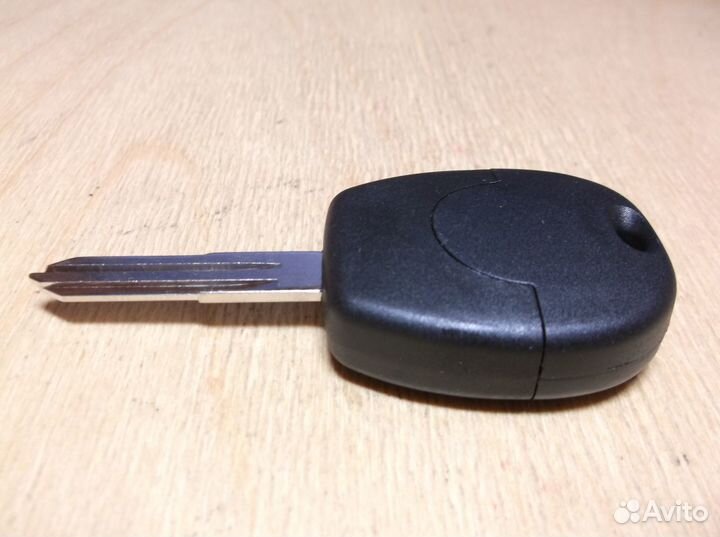 Nissan Micra, Almera, Primera чип ключ 2 кнопки