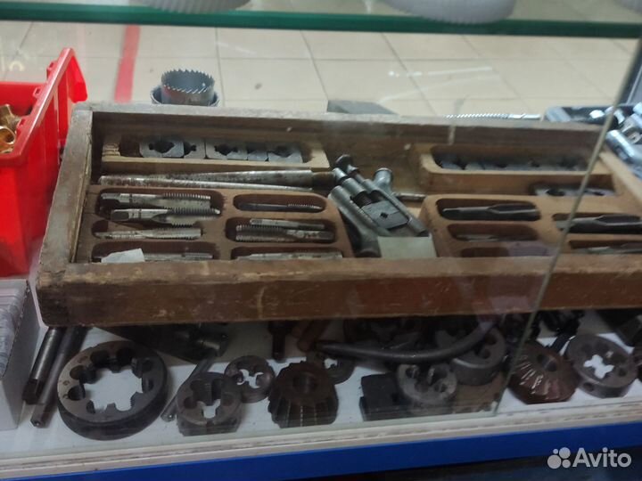 Метчики, плашки, сверла, фрезы СССР