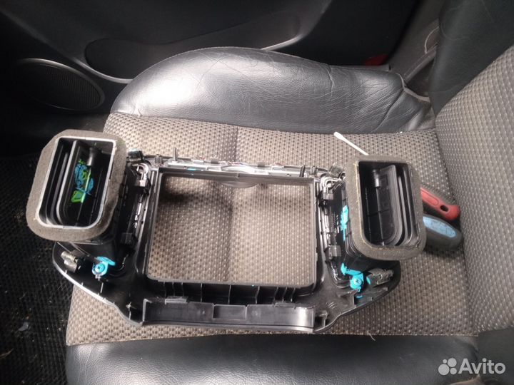 Дефлектор центральный Captiva C140 рест