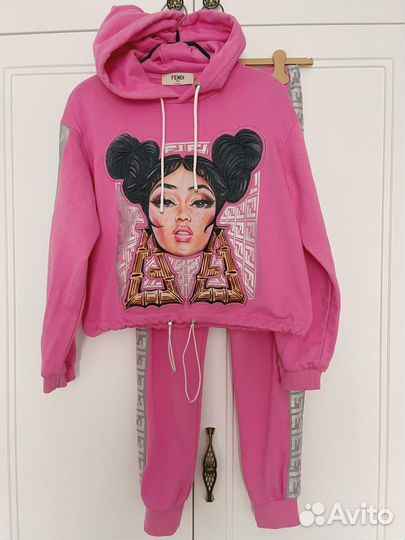 Спортивный костюм женский