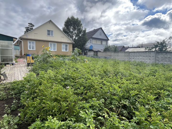 Коттедж 196,2 м² на участке 12,5 сот.