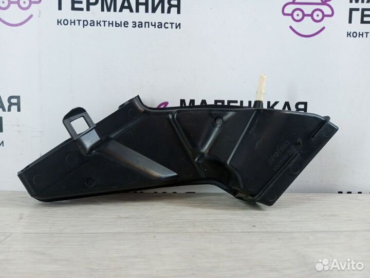 Водосток планки обтекателя (жабо) лев. BMW 8