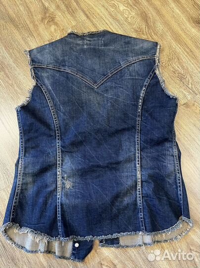 Брендовые джинсы и жилет
