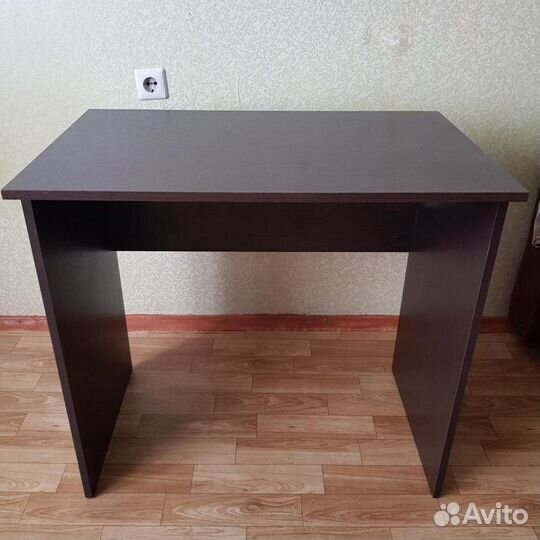 Стол письменный маленький 80х60 ребёнку школьнику