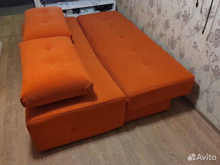 Диван
