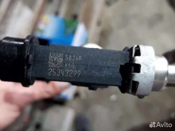 Форсунка топливная Opel Astra H 1.6i