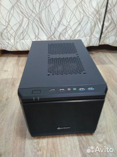 Корпус Sharkoon QB One Mini-ITX без блока питания
