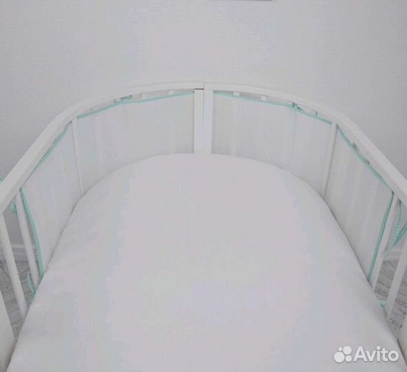 Защитный бортик на кроватку (дышащая сетка)