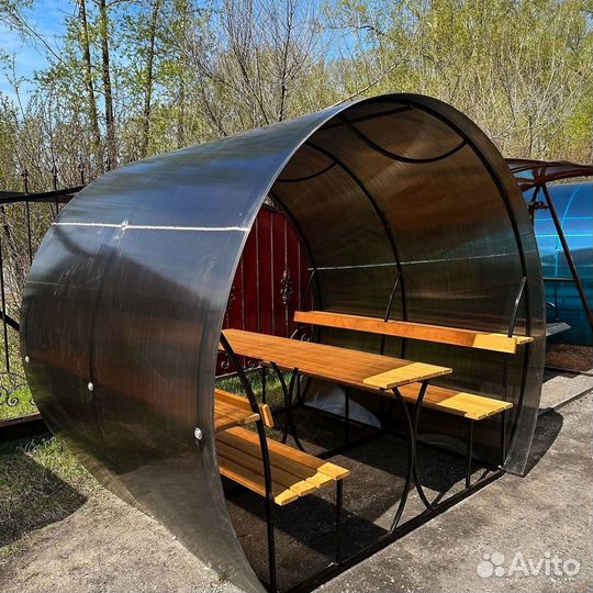 Беседка из поликарбоната для дачи