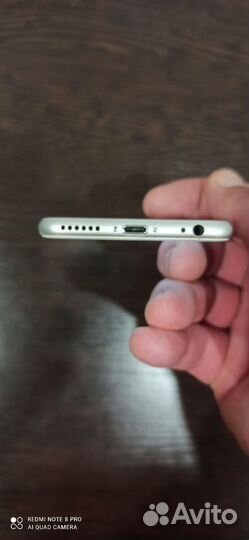 iPhone 6S, 64 ГБ