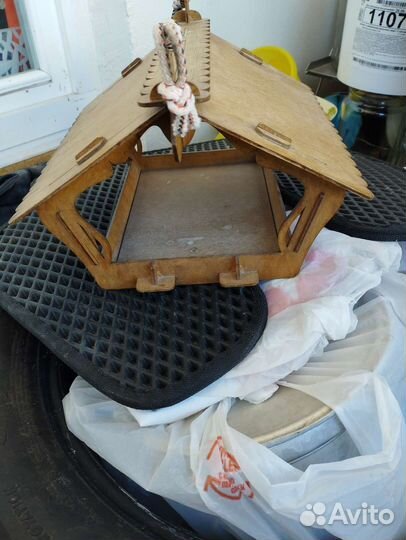 Кормушка для птиц из дерева