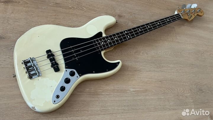 Бас гитара Squier by Fender Jazz Bass MIJ