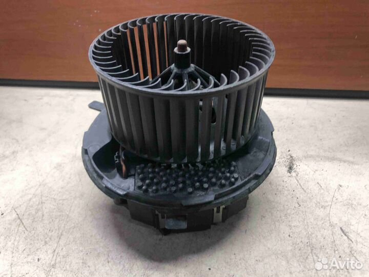 Моторчик печки Volkswagen Passat B6