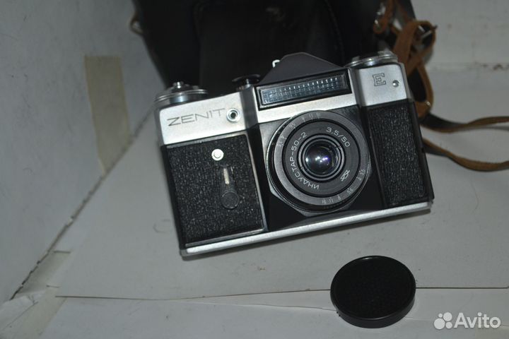 Зеркальный фотоаппарат Зенит-Е буква Е-справа